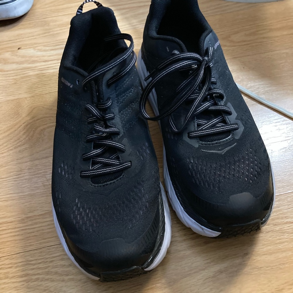 Hoka Clifton 6 women’s size 7.5 running shoe